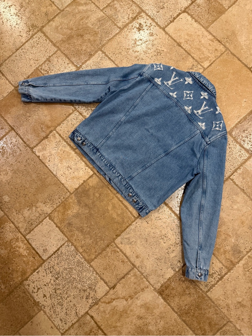 Louis Vuitton SS25 Frayed / Distressed Monogram Blue Denim Trucker Jacket - Picture 11 of 16